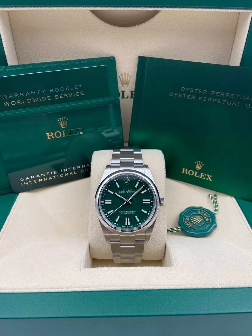 Rolex Oyster Perpetual 36mm 126000-0005 Green Dial Oyster Stainless Steel Bracelet - Image 9