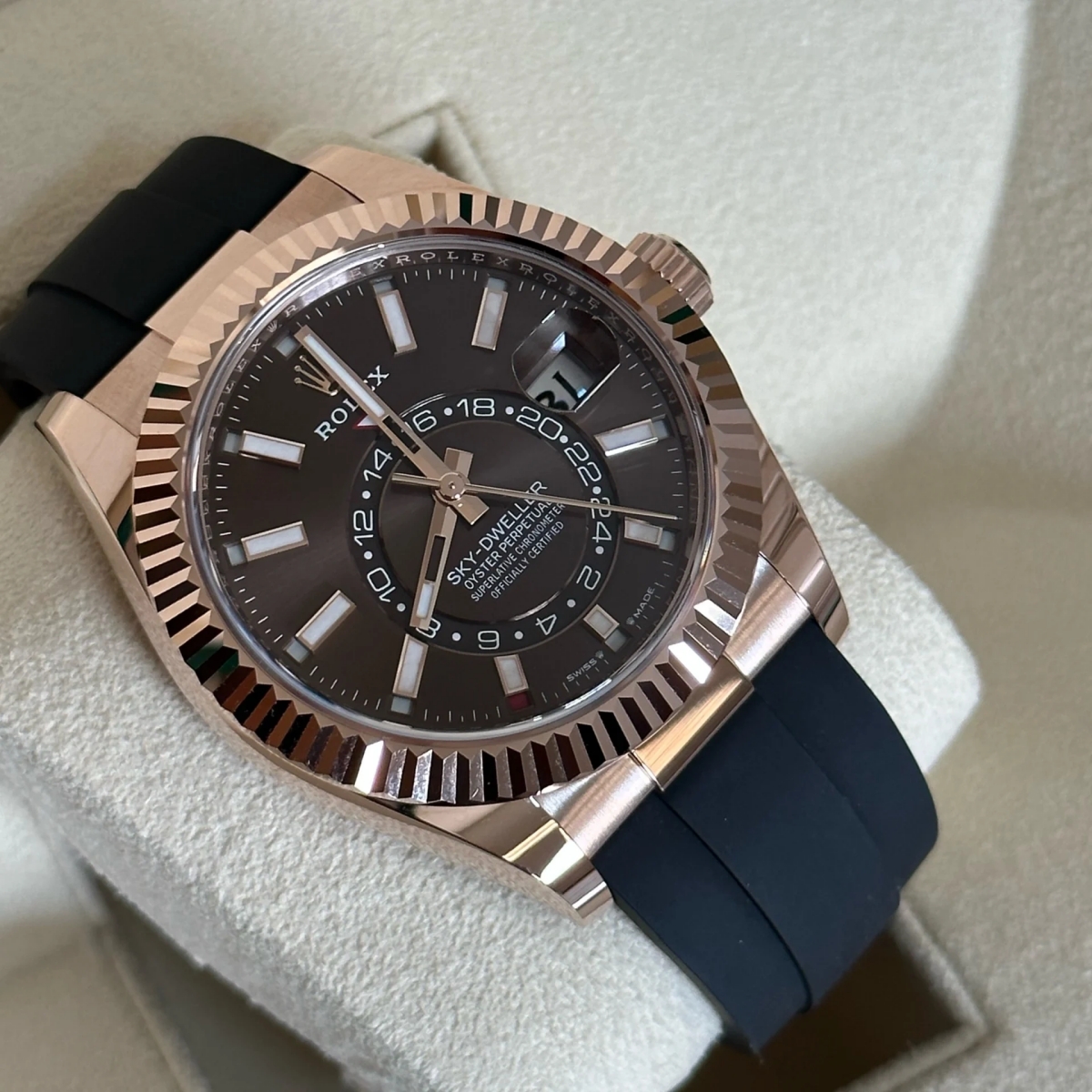 Rolex Sky-Dweller 42mm Rose Gold Chocolate Dial Oysterflex - 336235 - Image 9