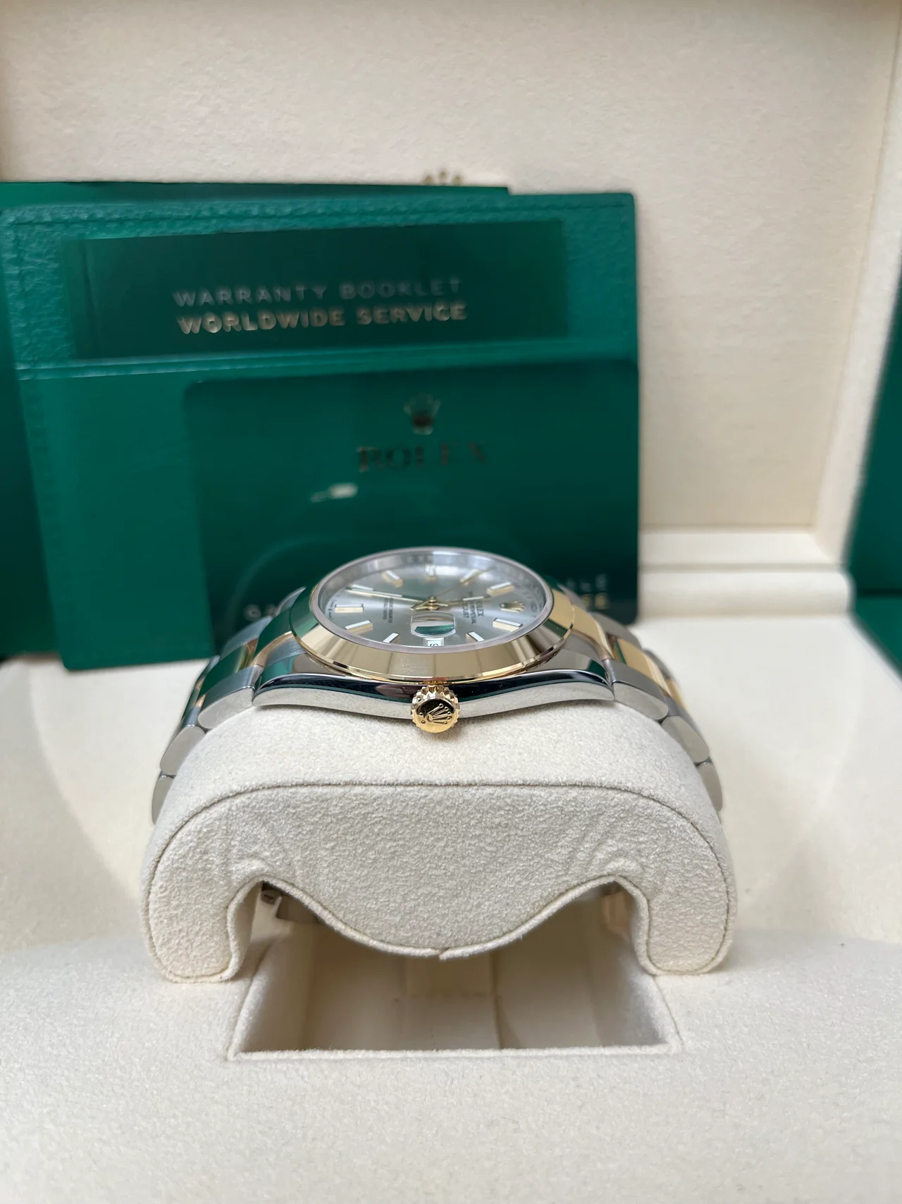 Rolex Datejust 41mm 126303 Silver Index Oyster Steel and Yellow Gold Mens Watch - Image 4