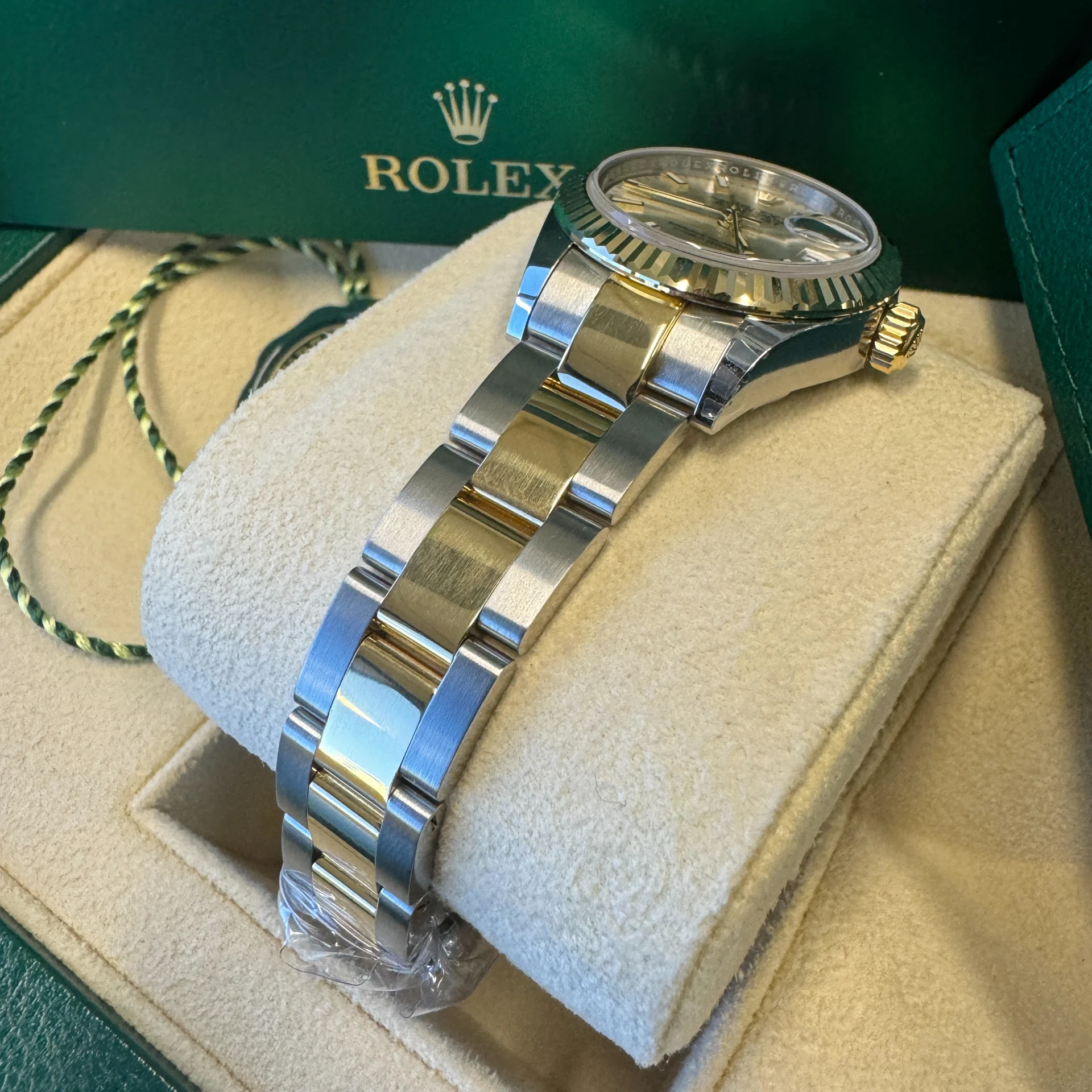 Rolex Lady-Datejust 28mm 279173 Silver Index Dial Oyster Bracelet - Image 12