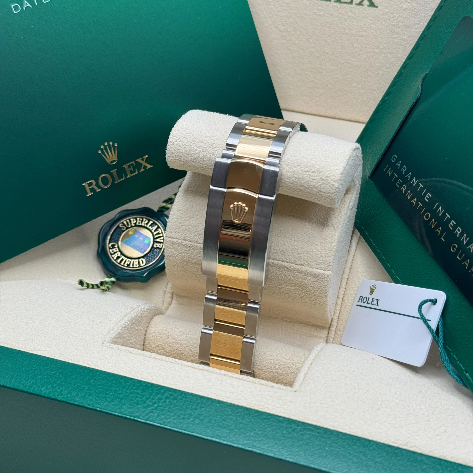 Rolex Datejust 41mm 126333 Two-Tone Yellow Gold Fluted Bezel "Wimbledon" Dial Oyster - Image 8