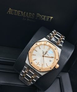 Alternative view of Audemars Piguet Royal Oak Selfwinding Silver dial, 37mm, Steel and 18k Rose gold,
