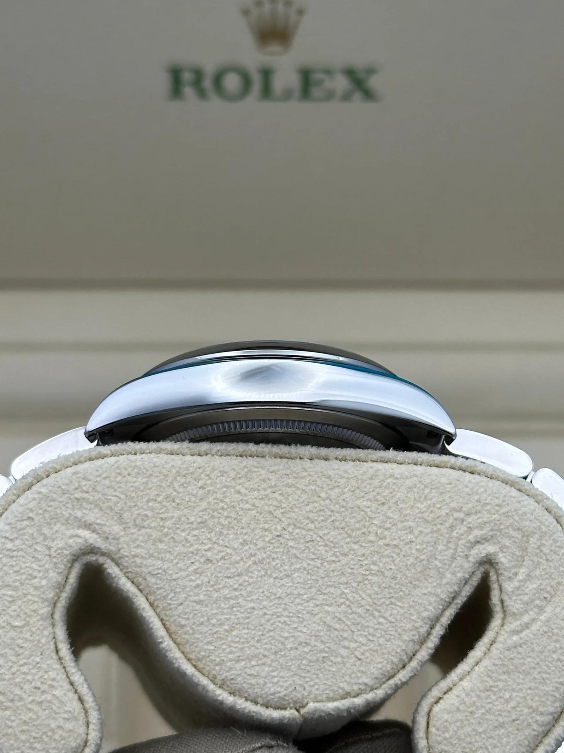 Rolex Oyster Perpetual 34mm 124200 Blue Dial Oyster Stainless Steel Bracelet - Image 6