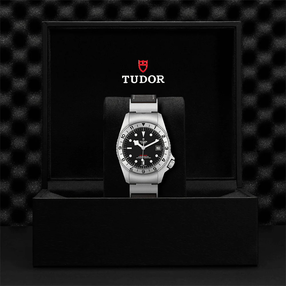TUDOR Black Bay P01 42mm Black Dial Men's Automatic Strap Watch M70150-0001 - Image 4