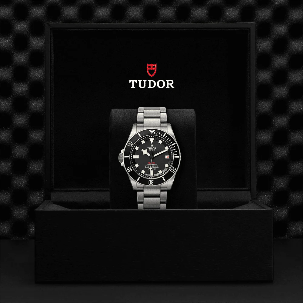 TUDOR Pelagos LHD 42mm Black Dial & Ceramic Bezel Men's Titanium Automatic Watch - Image 4
