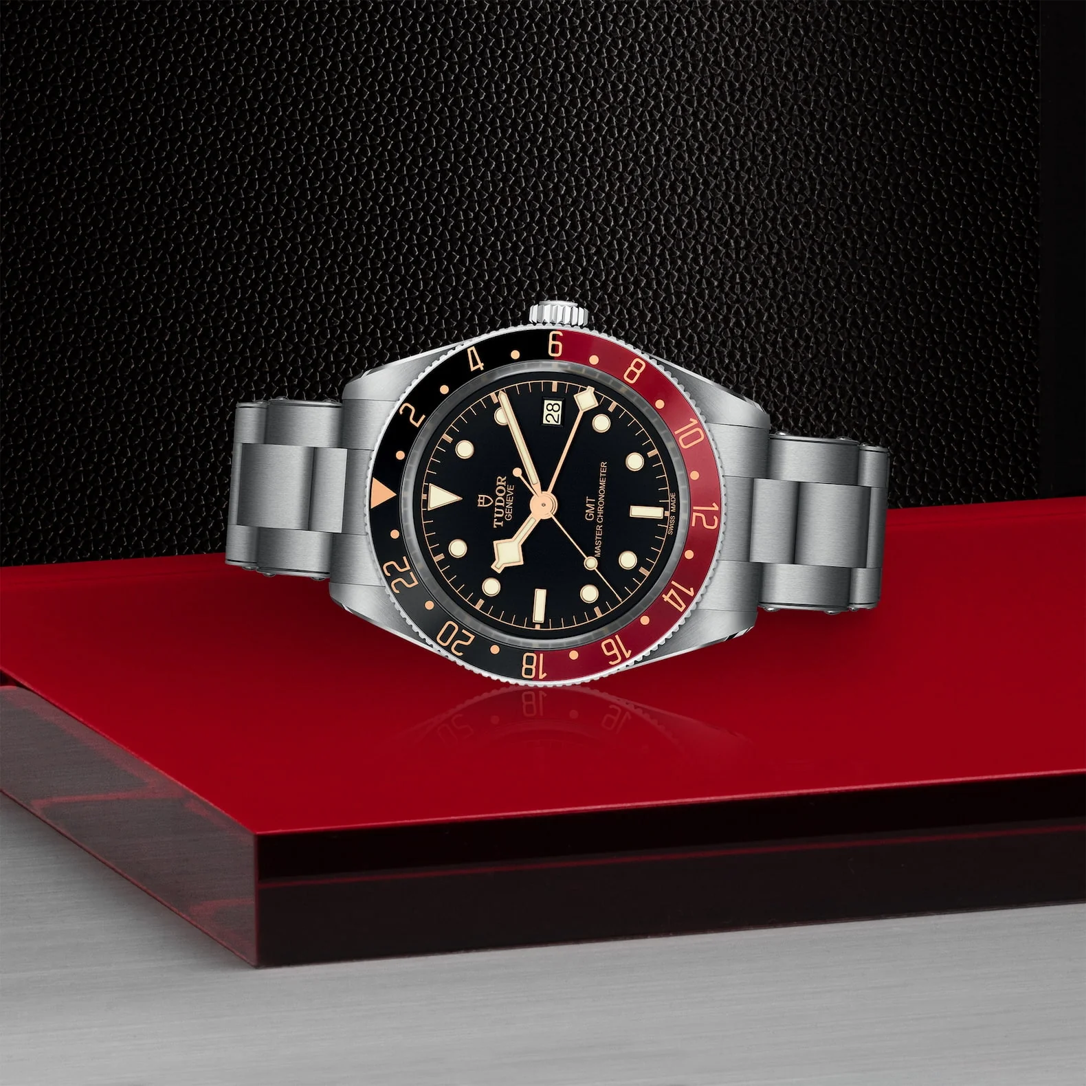 TUDOR Black Bay 58 GMT 39mm Black/Red Bezel Automatic Bracelet Watch M7939G1A0NRU-0001 - Image 3